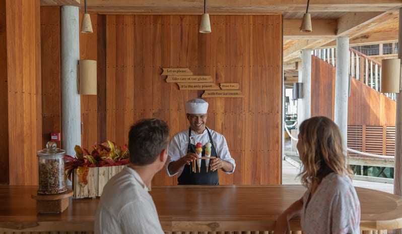 Ice - chef and guests with sorbet 1